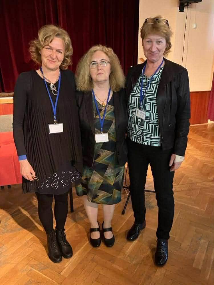 Az elnökség három tagja a konferencia szünetében.